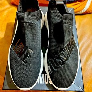 PRACTICALLY BRAND NEW LOVE MOSCHINO LOW TOP SOCK SNEAKERS!!!